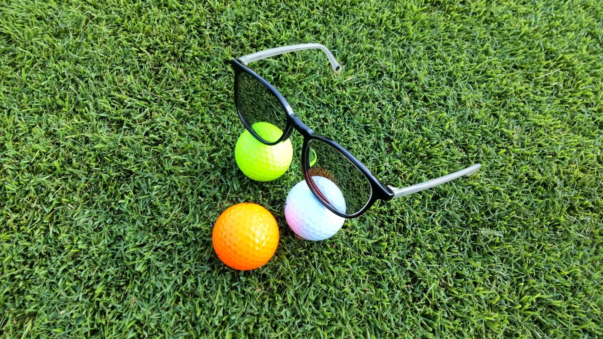オードビーで人気のゴルフ用の度付きサングラスは？